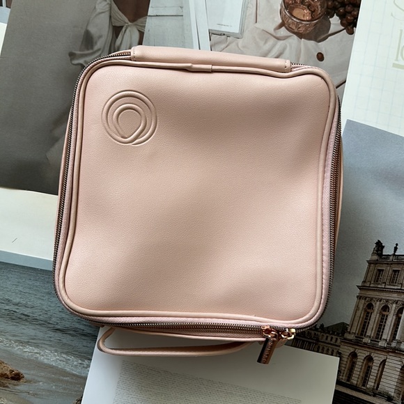 Monat Be Clarified 4 piece set with travel case - Picture 2 of 4